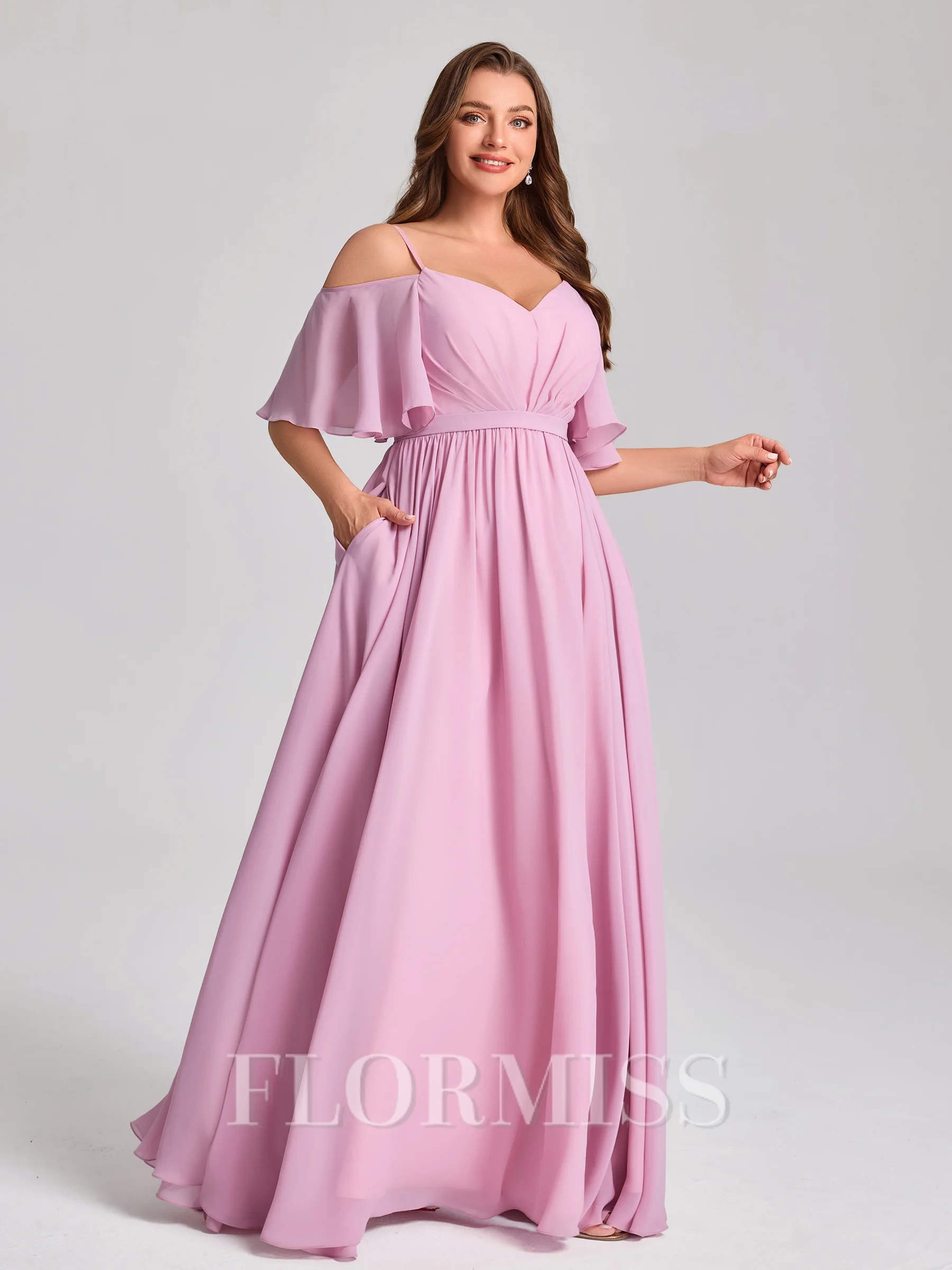 A-line kjole Kald Skulder Kortermer Plissert Gulvlengde Chiffong Plus Size Brudepikekjoler