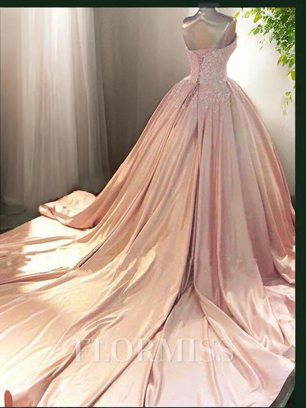 Ballkjole/Prinsesse Sweetheart Bane-tog Satin Ballkjole Med Applikasjoner Blonder