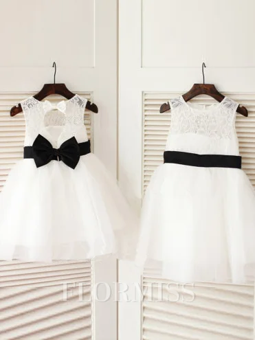 A-line kjole Scoop Te-Lengde Tyll Blomsterjente Kjolees Med Belte/Sash