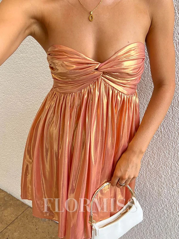 A-line kjole Sweetheart Volanger Kort/Mini Metallic Satin Kjole