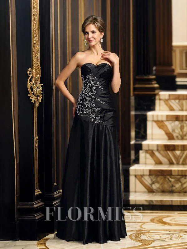 A-line kjole Sweetheart Gulvlengde Satin Brudens Mor Kjolees Med Applikasjoner Blonder