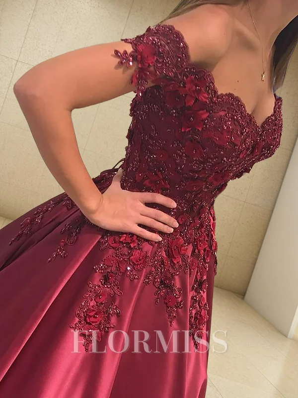 Ballkjole/Prinsesse Bare Skuldre Gulvlengde Satin Ballkjole med Applikasjoner Blonder