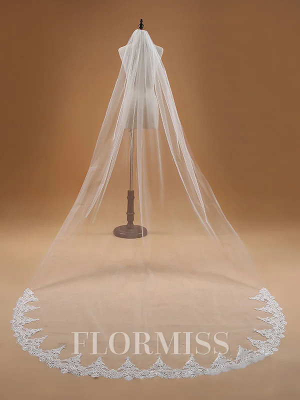 Elegante Tyll Bryllupsslør Med Blonder