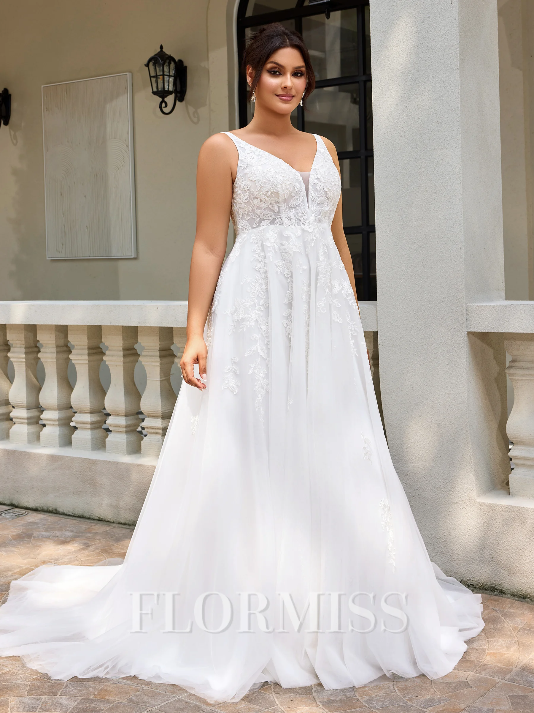 A-line kjole V-hals Applikasjoner Blonder Bane-tog Tyll Plus Size Brudekjoler