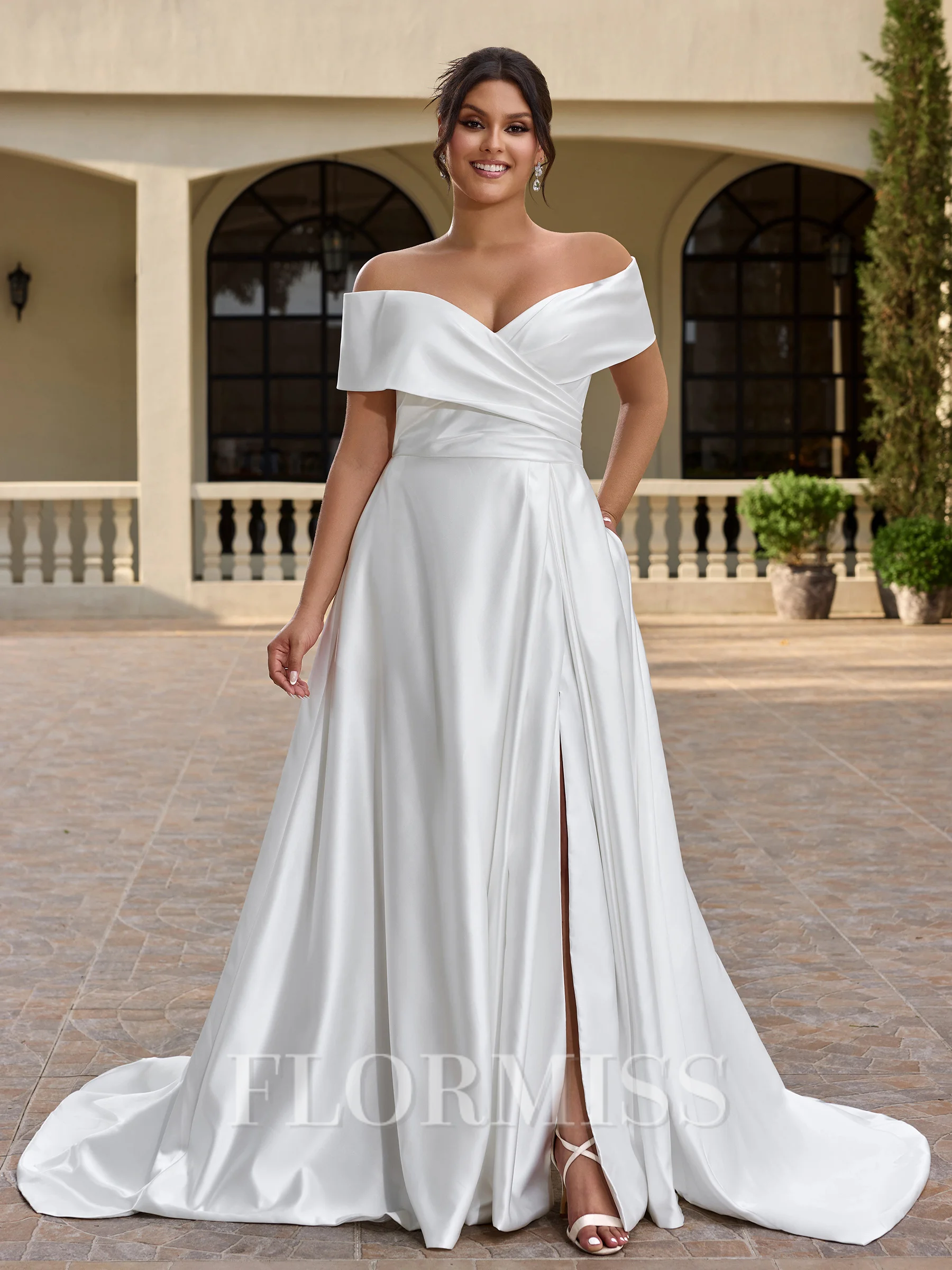 A-line kjole Bare Skuldre Plissert Bane-tog Satin Korsett Plus Size Brudekjoler