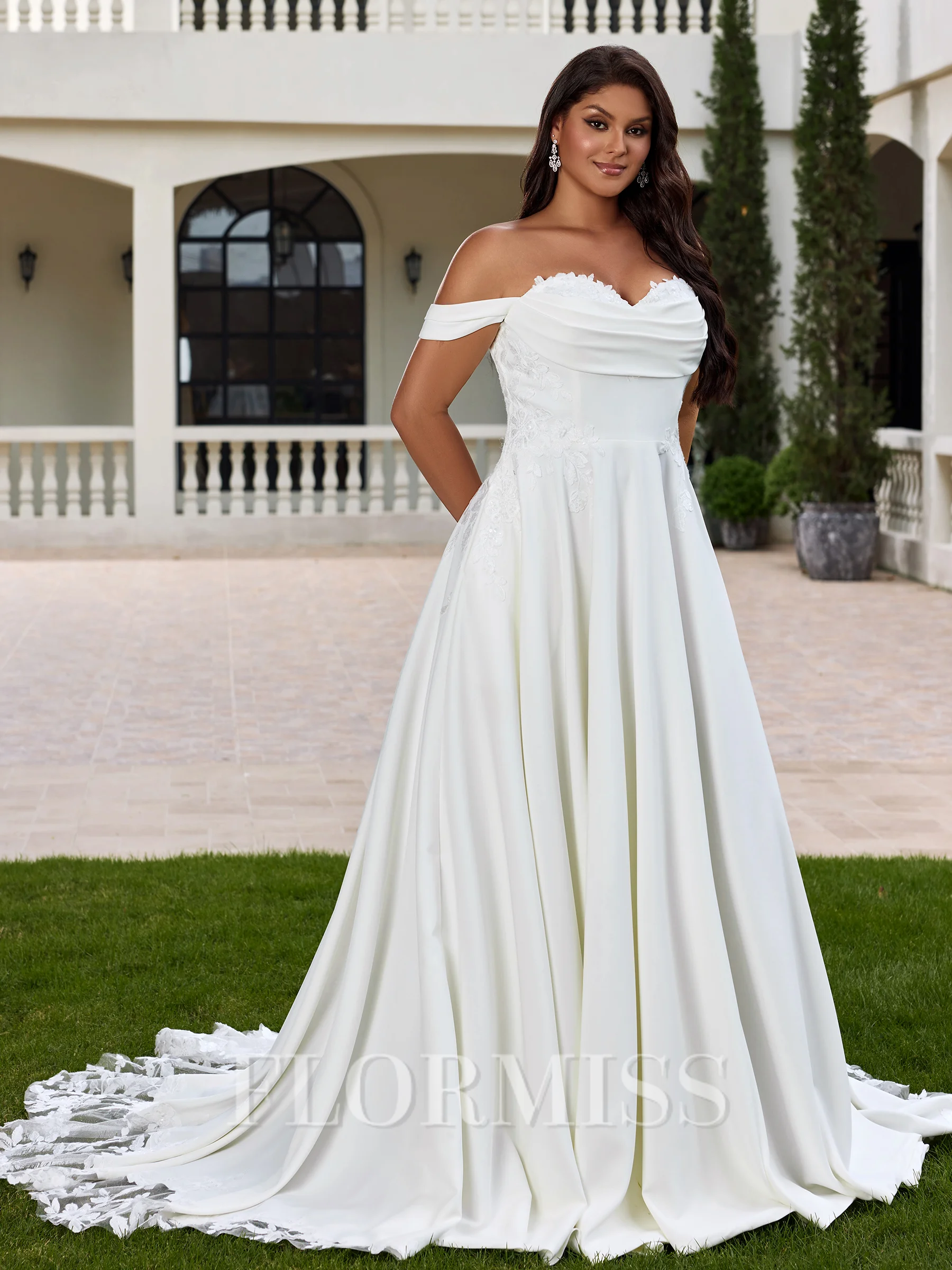 A-line kjole Bare Skuldre Applikasjoner Blonder Kapell Slep Strekk Crêpe Plus Size Brudekjoler
