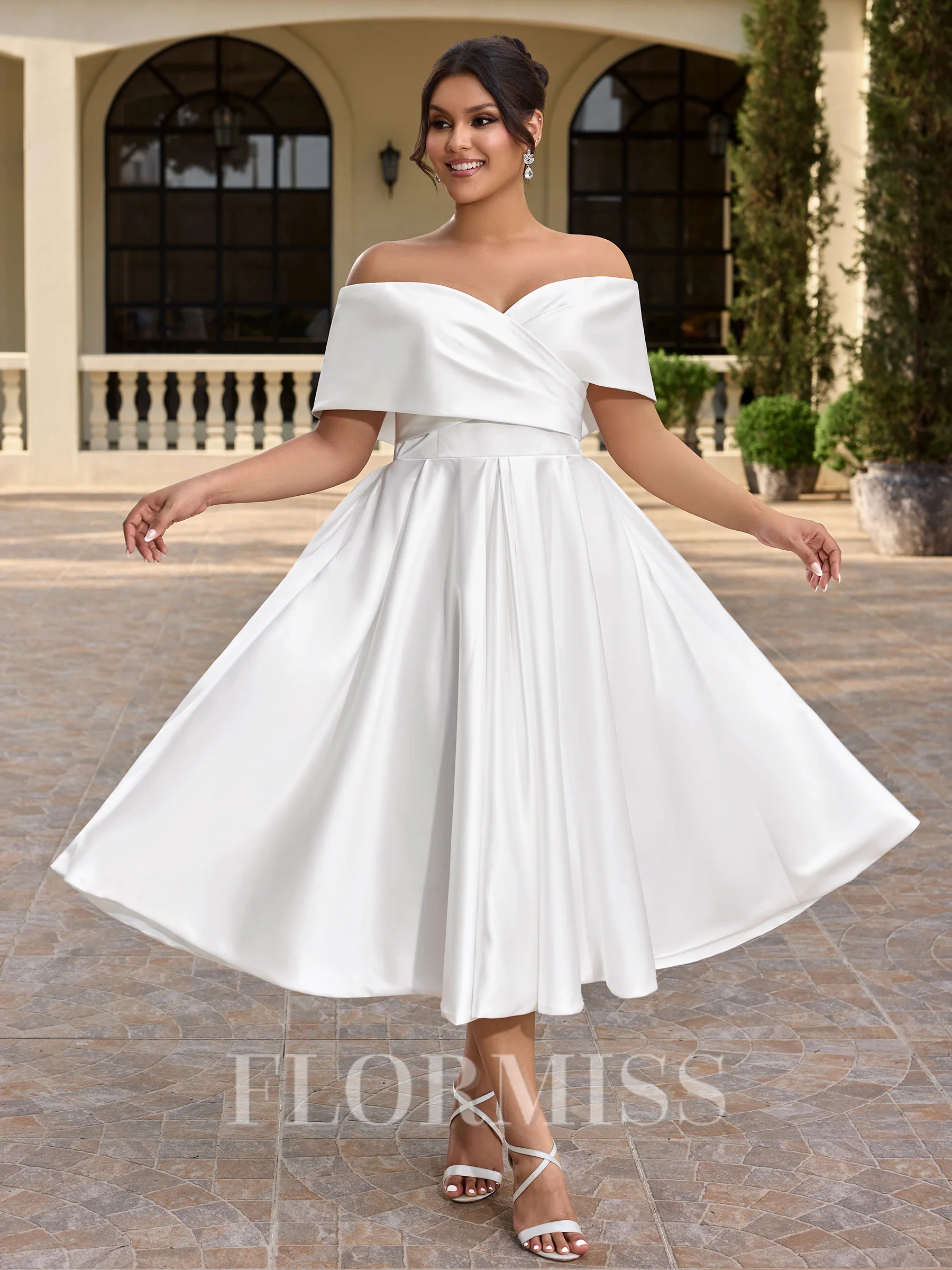 A-line kjole Bare Skuldre Plissert Te-Lengde Satin Korsett Plus Size Brudekjoler