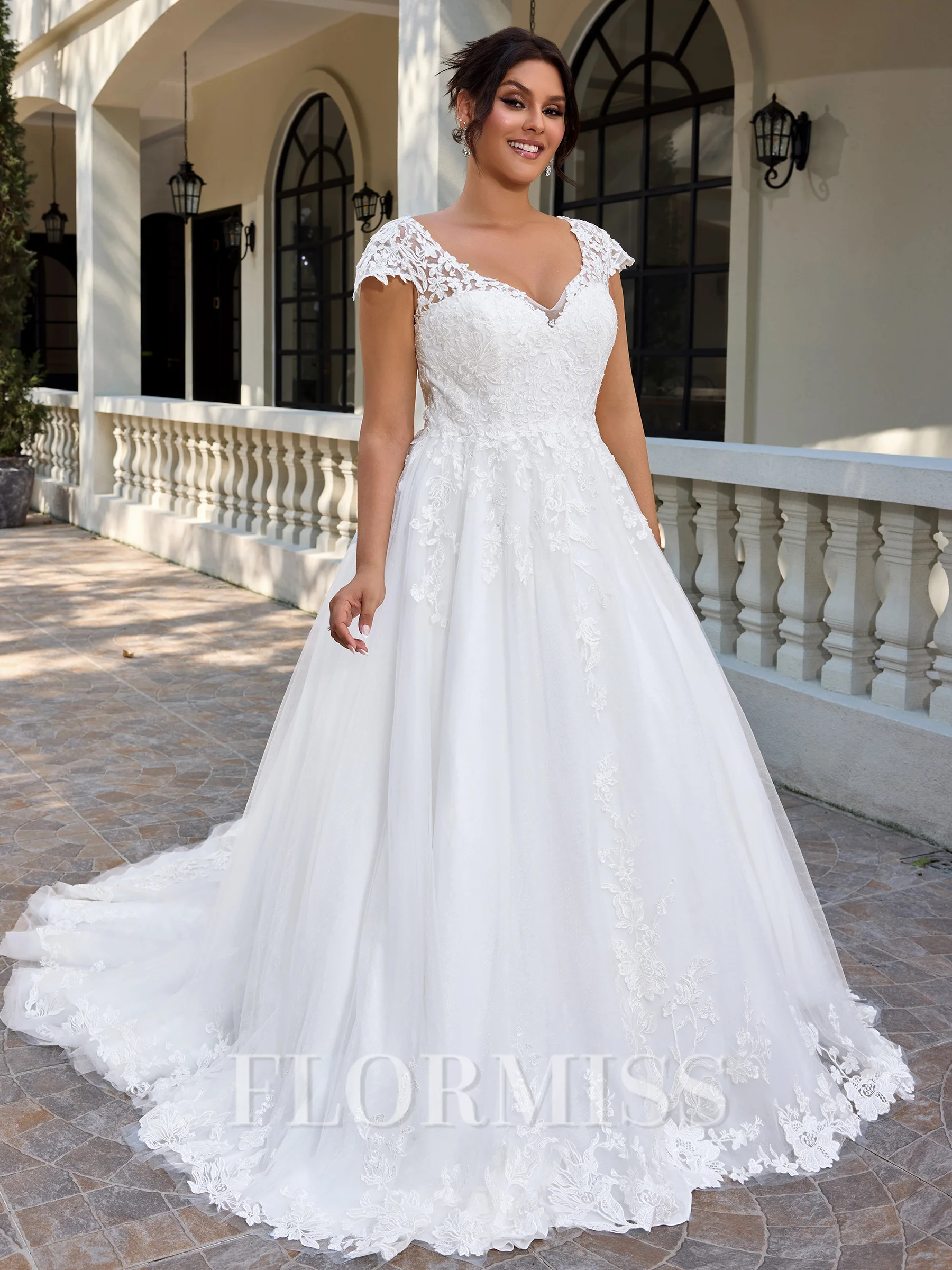 A-line kjole V-hals Applikasjoner Blonder Bane-tog Tyll Plus Size Brudekjoler