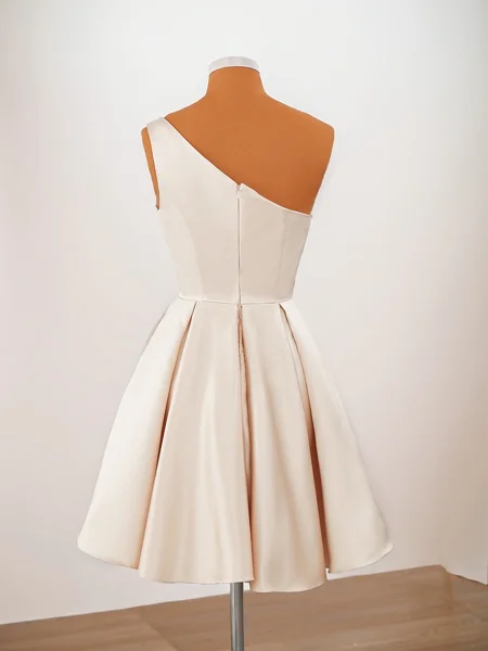 A-line kjole Satin En...