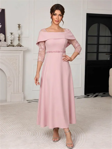 Tasteful A-line kjole...