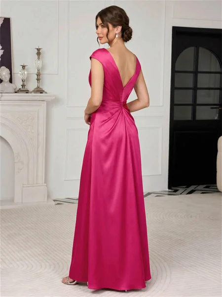 Resplendent A-line kjole...