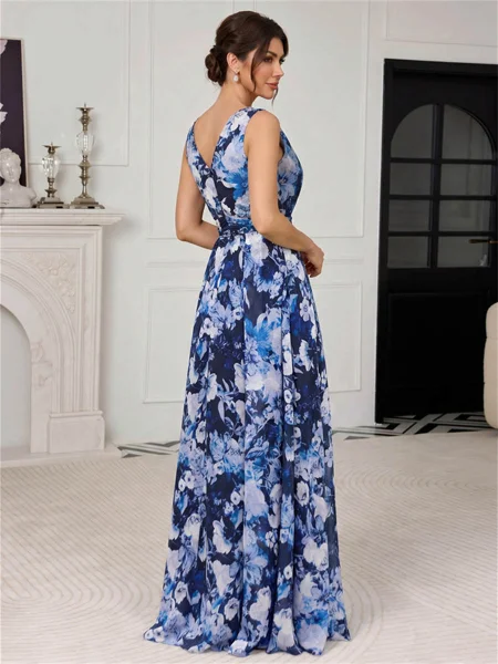 Statuesque A-line kjole...