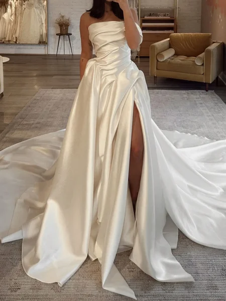 A-line kjole Rett Plissert...