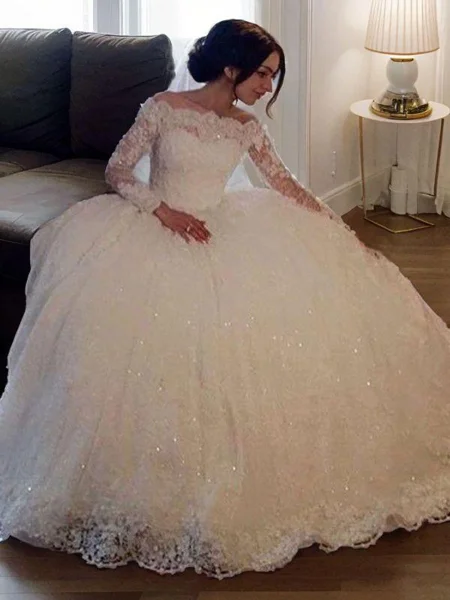 Ballkjole/Prinsesse Båthals...