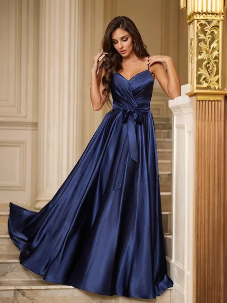 A-line kjole Satin Volanger...