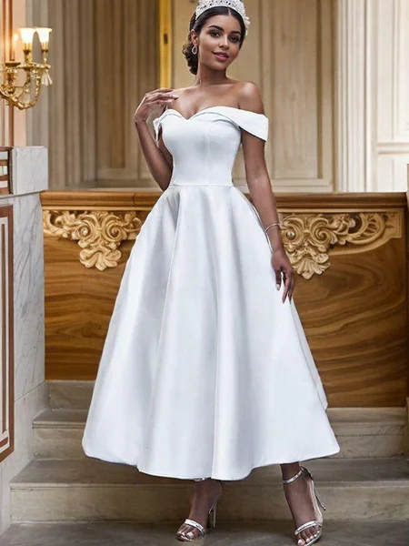 A-line kjole Satin Volanger...