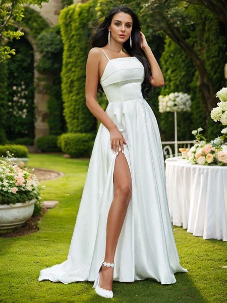 A-line kjole Satin Volanger...