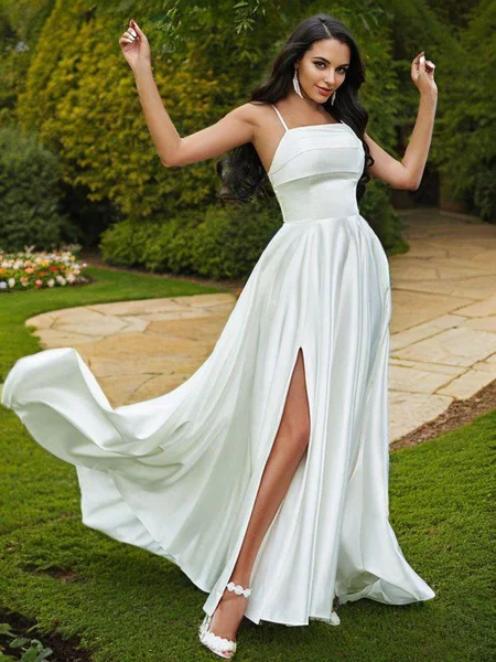A-line kjole Satin Volanger...
