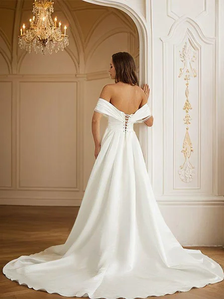 A-line kjole Satin Ruched...