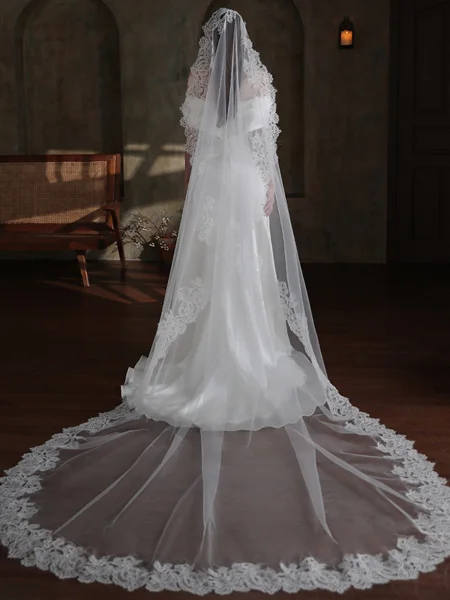 Luksuriøs tyll ett-lags...