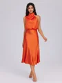 Sheath Halterneck Plissert Te-Lengde Silkeeaktig Sateng Brudepikekjoler