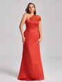 Sheath En skuldret Plissert Gulvlengde Satin Plus Size Brudepikekjoler