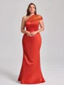 Sheath En skuldret Plissert Gulvlengde Satin Plus Size Brudepikekjoler