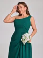 A-line kjole En skuldret Plissert Gulvlengde Chiffong Korsett Plus Size Brudepikekjoler