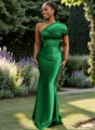 Sheath En skuldret Plissert Gulvlengde Satin Brudepikekjoler