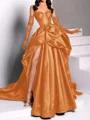 A-line kjole Sweetheart Plissert Kapell Slep Satin Kjole