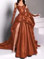 A-line kjole Sweetheart Plissert Kapell Slep Satin Kjole