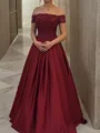 Ballkjole/Prinsesse Bare Skuldre Gulvlengde Satin Ballkjole Med Applikasjoner Blonder