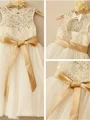 A-line kjole Scoop Knelengde Tyll Blomsterjente Kjolees Med Belte/Sash
