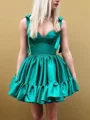 A-line kjole Sweetheart Kort/Mini Taft Motekjoler med Volanger