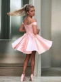 A-line kjole Bare Skuldre Kort/Mini Satin Motekjoler med Volanger