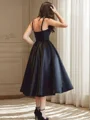 A-line kjole Sweetheart Volanger Te-Lengde Satin Kjole
