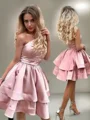 A-line kjole En skuldret Kort/Mini Charmeuse Motekjoler med Volanger