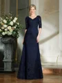 Sheath V-hals Gulvlengde Satin Brudens Mor Kjolees Med Applikasjoner Blonder