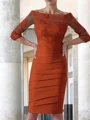 Sheath Scoop Knelengde Satin Brudens Mor Kjolees Med Applikasjoner Blonder