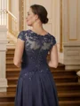 A-line kjole Scoop Asymmetrisk Chiffong Brudens Mor Kjole med Applikasjon