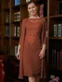 Sheath Scoop Knelengde Chiffong Brudens Mor Kjole med Blonder