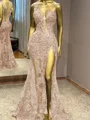 Sheath En skuldret Applikasjoner Blonder Gulvlengde Tyll Ballkjole