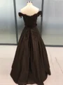 Ballkjole/Prinsesse Bare Skuldre Gulvlengde Satin Ballkjole med Applikasjoner Blonder