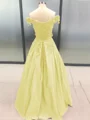 Ballkjole/Prinsesse Bare Skuldre Gulvlengde Satin Ballkjole med Applikasjoner Blonder