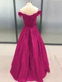 Ballkjole/Prinsesse Bare Skuldre Gulvlengde Satin Ballkjole med Applikasjoner Blonder