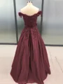 Ballkjole/Prinsesse Bare Skuldre Gulvlengde Satin Ballkjole med Applikasjoner Blonder