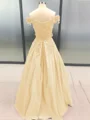 Ballkjole/Prinsesse Bare Skuldre Gulvlengde Satin Ballkjole med Applikasjoner Blonder