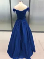 Ballkjole/Prinsesse Bare Skuldre Gulvlengde Satin Ballkjole med Applikasjoner Blonder