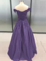 Ballkjole/Prinsesse Bare Skuldre Gulvlengde Satin Ballkjole med Applikasjoner Blonder