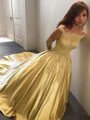 Ballkjole/Prinsesse Bare Skuldre Gulvlengde Satin Ballkjole med Applikasjoner Blonder